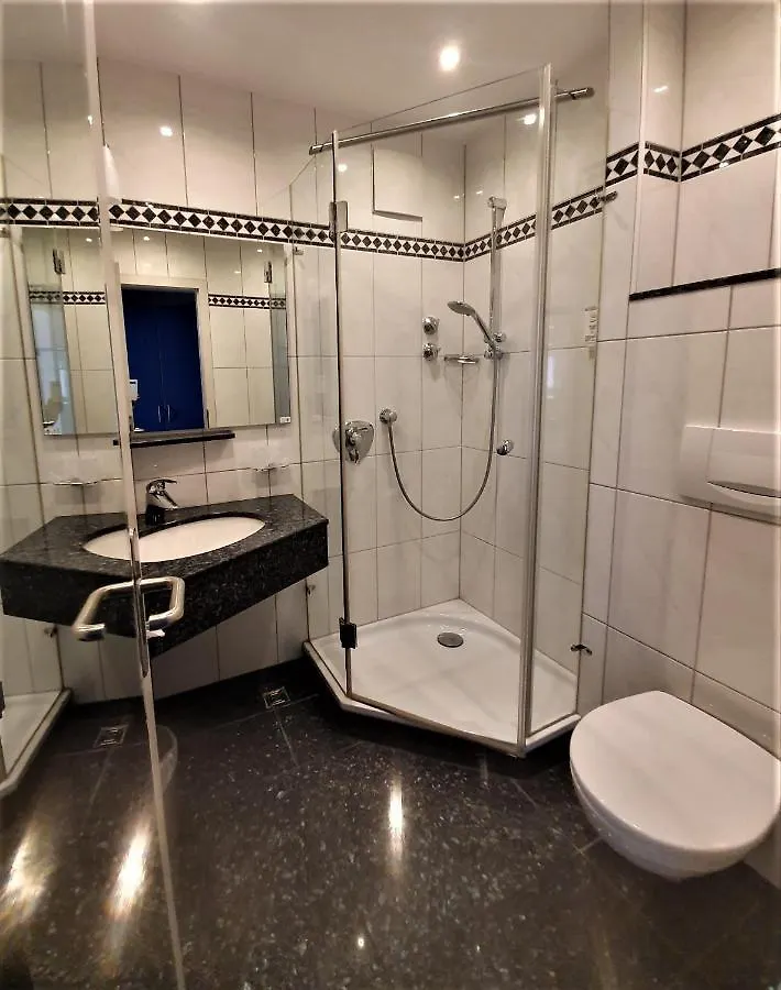 Dreispitz -B&B-Hotel Garni Hofheim am Taunus Otel